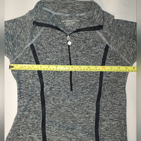 Beyond Yoga Spacedye Quarter Zip Shirt Size Small Black Gray - Picture 7 of 9